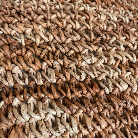 Large Woven Straw Tote Bsg - Picture 5 of 5